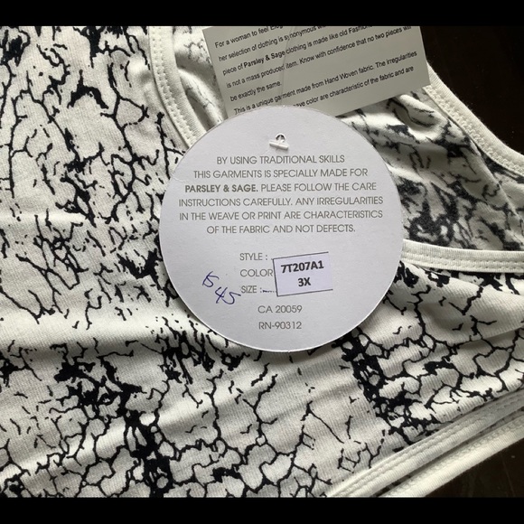 Sleeveless top with pockets - Picture 11 of 11